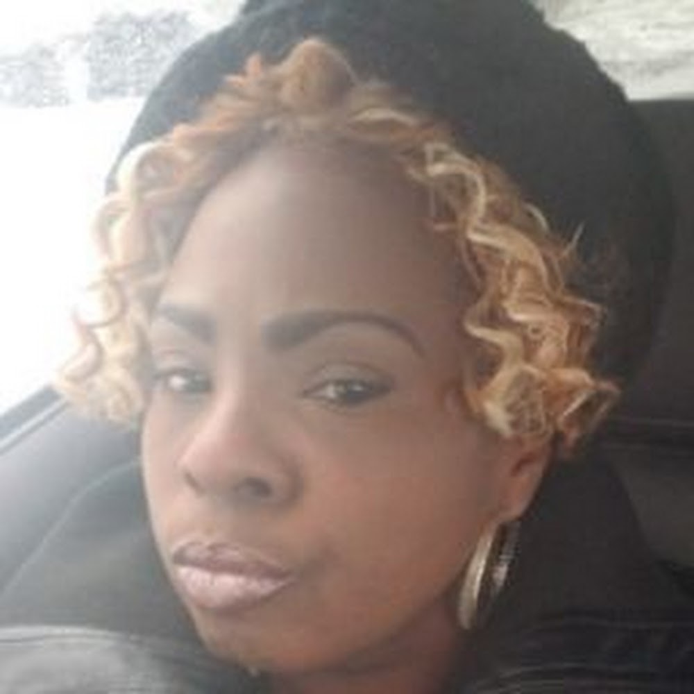 Meet your Posher, Latosha